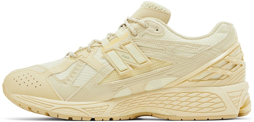 New Balance 1906U 'Butter Yellow' Kuning Mentega M1906NK Lookbook New Balance 1906U 'Butter Yellow' Kuning Mentega M1906NK