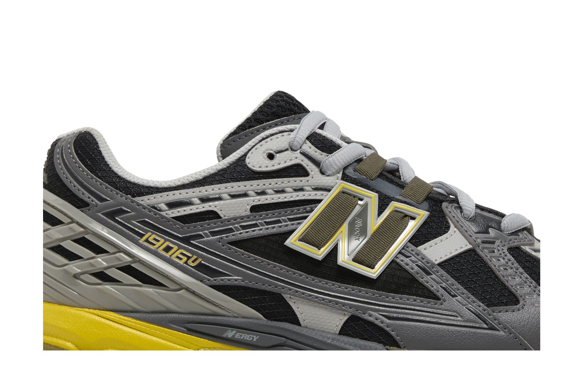 Lookbook New Balance 1906U '城岩姜柠檬' M1906NA