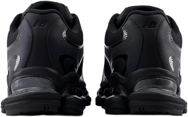 New Balance 2000 ''Triple Black'' Tout Noir U2000ETB Lookbook New Balance 2000 ''Triple Black'' Tout Noir U2000ETB