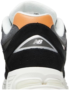 New Balance 2002R 'Denim Hitam' M2002REB Sizing New Balance 2002R 'Denim Hitam' M2002REB