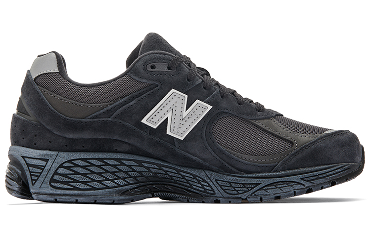Lookbook New Balance 2002R「黑灰」M2002RBV