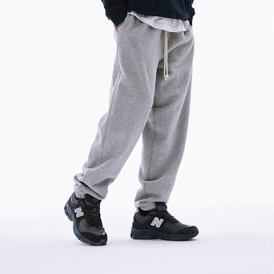 New Balance 2002R 'Negro Gris' M2002RBV 1