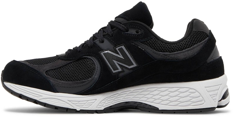 New Balance 2002R 'Hitam Gunmetal' M2002RBK Lookbook New Balance 2002R 'Hitam Gunmetal' M2002RBK