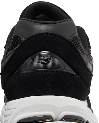 New Balance 2002R 'Hitam Gunmetal' M2002RBK Sizing New Balance 2002R 'Hitam Gunmetal' M2002RBK