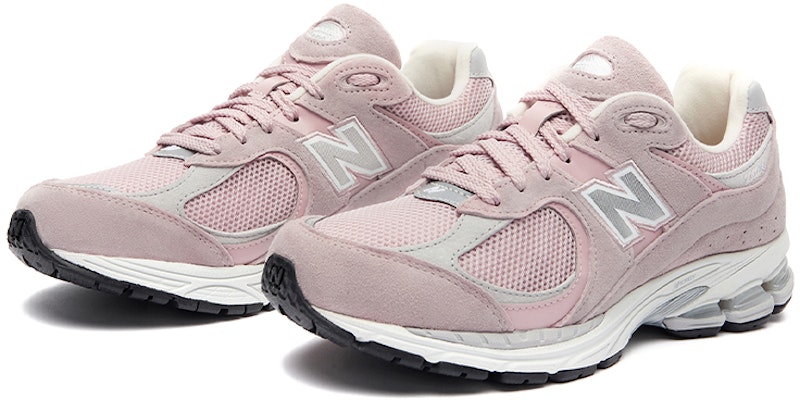 뉴발란스 2002R '벚꽃 파우더' ML2002R4 ML2002R4 Lookbook 뉴발란스 2002R '벚꽃 파우더' ML2002R4 ML2002R4