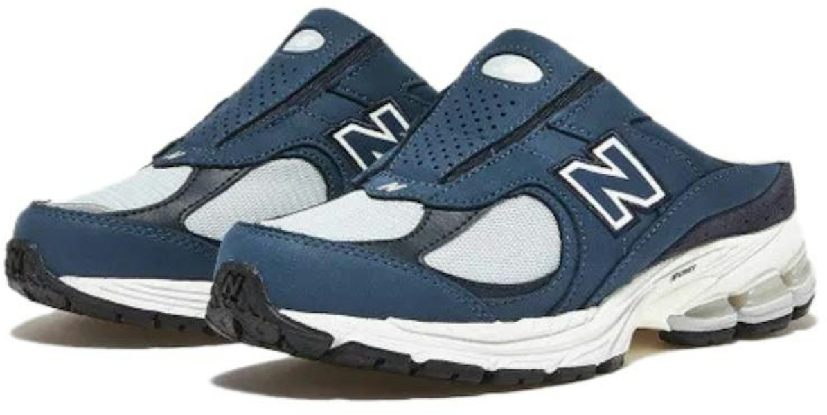 New Balance 2002R ''Bleu Marine Foncé Noir'' M2002RMM Lookbook New Balance 2002R ''Bleu Marine Foncé Noir'' M2002RMM