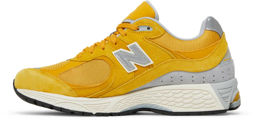 뉴발란스 2002R '계란 노른자' M2002RHT Lookbook 뉴발란스 2002R '계란 노른자' M2002RHT