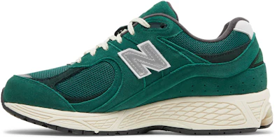 Lookbook New Balance 2002R『森林綠』M2002RHB