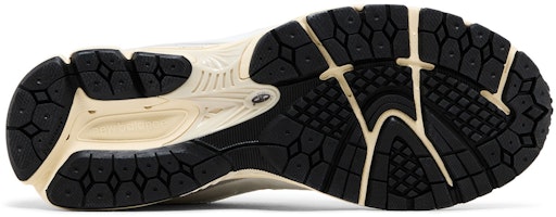 New Balance 2002R 'Leather Pack - Putih Emas' M2002RIA Shop New Balance 2002R 'Leather Pack - Putih Emas' M2002RIA