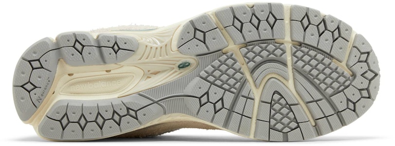 New Balance 2002R '亚麻' M2002REK Shop New Balance 2002R '亚麻' M2002REK