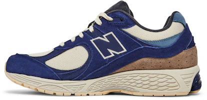 Lookbook New Balance 2002R '海军蓝米色' M2002RG