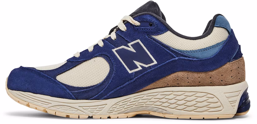 New Balance 2002R 'Navy Cream' M2002RG Lookbook New Balance 2002R 'Navy Cream' M2002RG