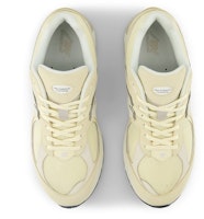 New Balance 2002R '米白色' M2002RFI-D Lookbook New Balance 2002R '米白色' M2002RFI-D