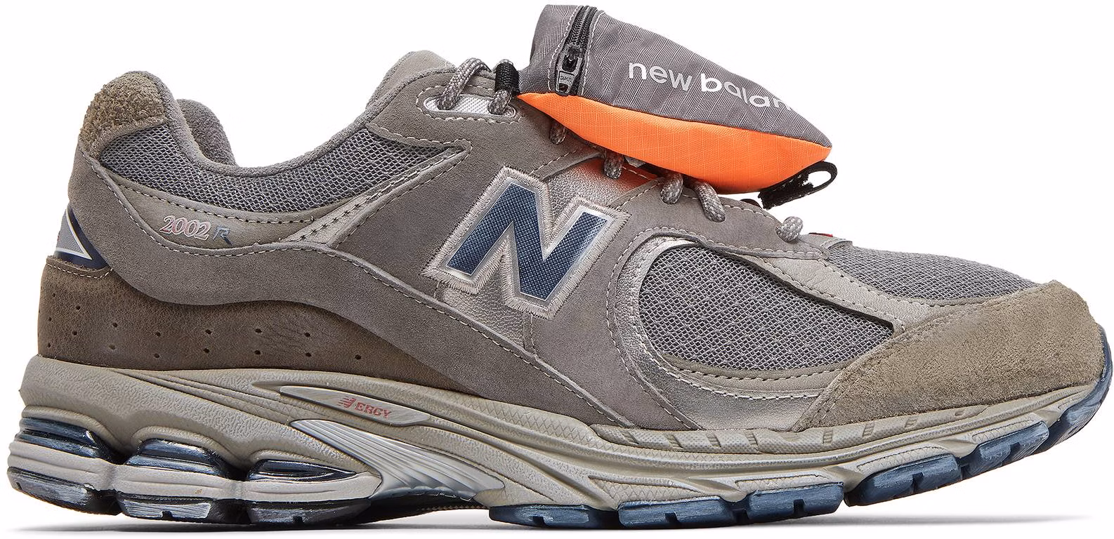 new-balance-2002-r-pouch-castle-grey