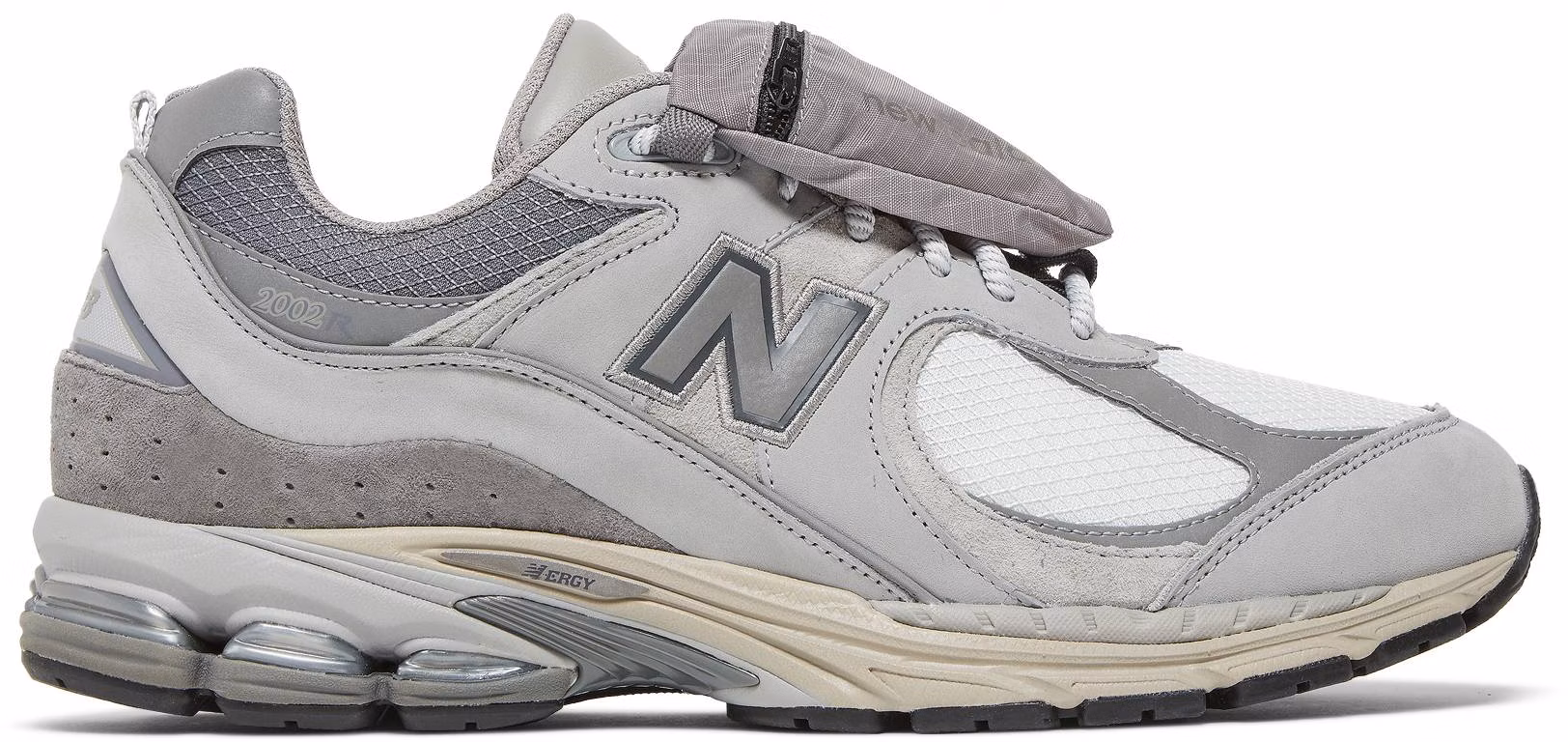 new-balance-2002-r-pouch-summer-fog