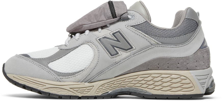 New Balance 2002R 'Pouch - Summer Fog' M2002RVC Lookbook New Balance 2002R 'Pouch - Summer Fog' M2002RVC