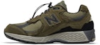 Lookbook New Balance 2002R 'Protection Pack - Dark Moss' dalam Bahasa Melayu. M2002RDN