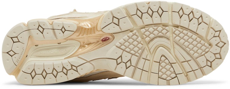 뉴발란스 2002R '프로텍션 팩 - 샌드스톤' M2002RDQ Shop 뉴발란스 2002R '프로텍션 팩 - 샌드스톤' M2002RDQ