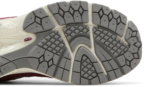 ニューバランス 2002R "レッドワイン" M2002RHA Purchase ニューバランス 2002R "レッドワイン" M2002RHA