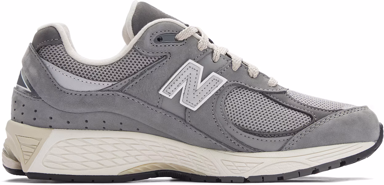 New Balance 2002R '陰影灰' M2002RNM Lookbook New Balance 2002R '陰影灰' M2002RNM
