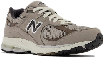 New Balance 2002R 'Warm Alpaca Light Chalkboard' Sepatu Sneakers M2002RAW Lookbook New Balance 2002R 'Warm Alpaca Light Chalkboard' Sepatu Sneakers M2002RAW