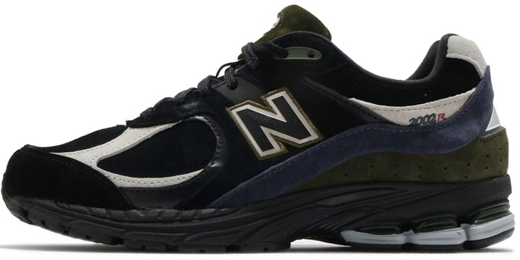new-balance-2002-r-year-of-the-ox-black-green-ml-2002-r9-d