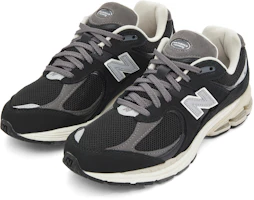 Shop New Balance 2002R Schwarz Castlerock M2002RNC