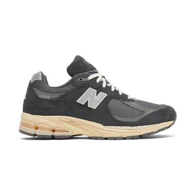 NB 2002R Black Dark Grey