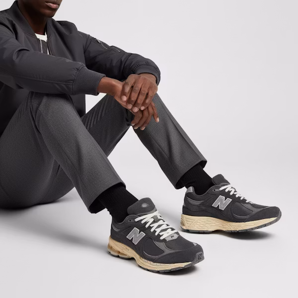 New Balance 2002R 黑色深灰色 M2002RHO Order New Balance 2002R 黑色深灰色 M2002RHO