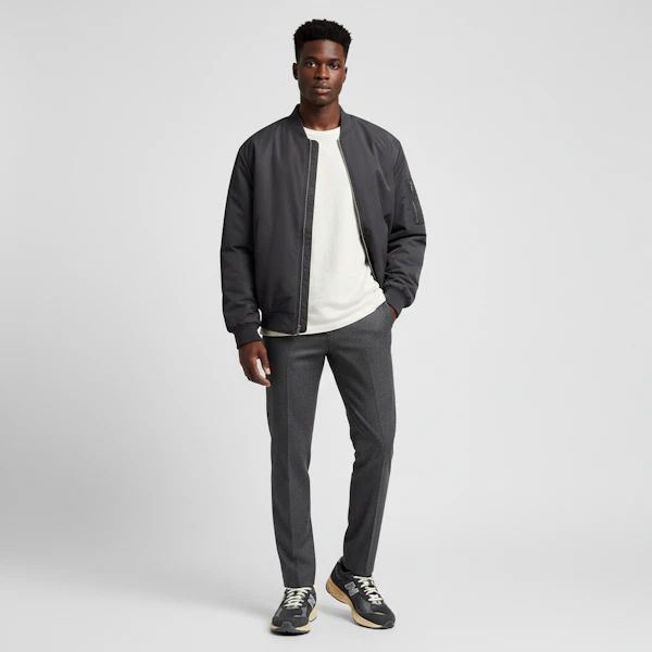 New Balance 2002R Hitam Kelabu Gelap M2002RHO Lookbook New Balance 2002R Hitam Kelabu Gelap M2002RHO