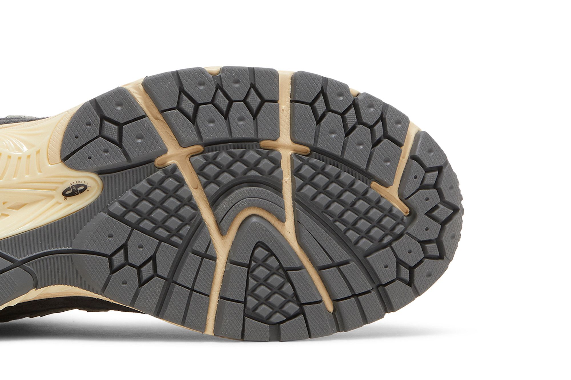 Sizing New Balance 2002R Hitam Kelabu Gelap M2002RHO