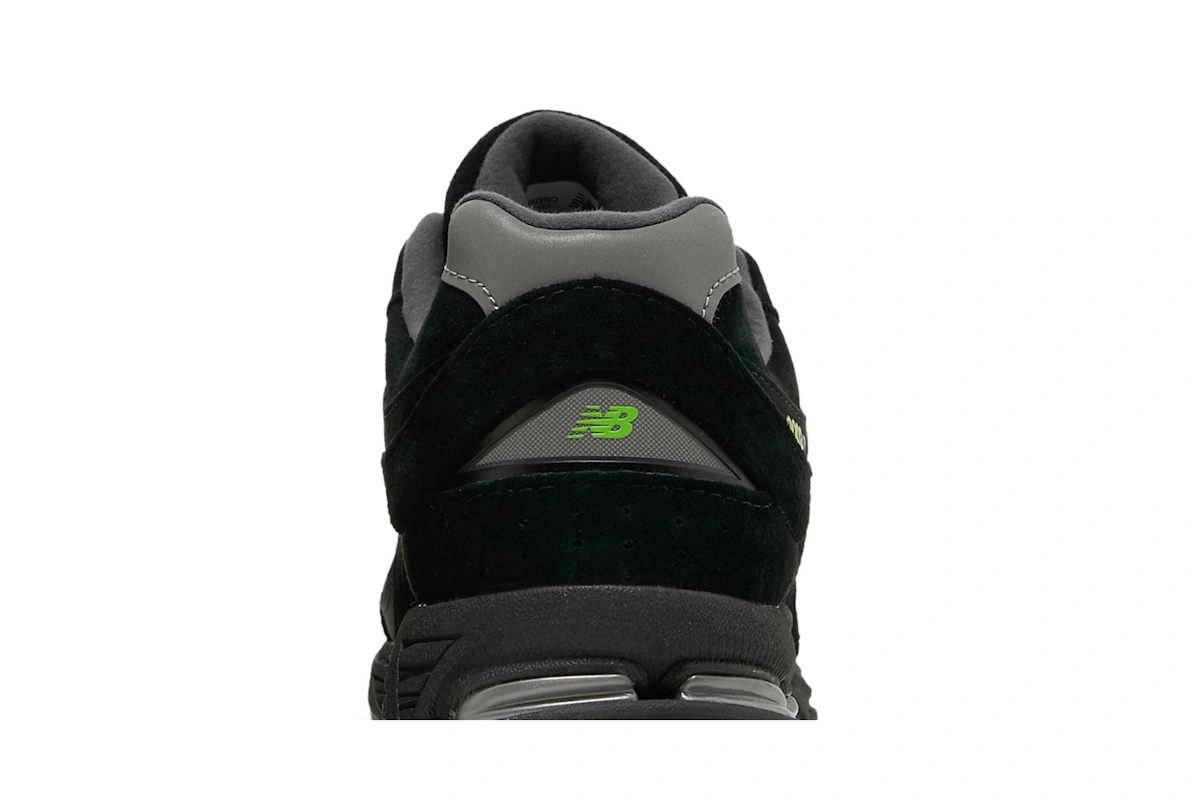 New Balance 2002R Black Green ML2002RO
