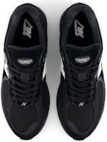 New Balance 2002R GORE-TEX 'Hitam Putih' M2002RXX Lookbook New Balance 2002R GORE-TEX 'Hitam Putih' M2002RXX