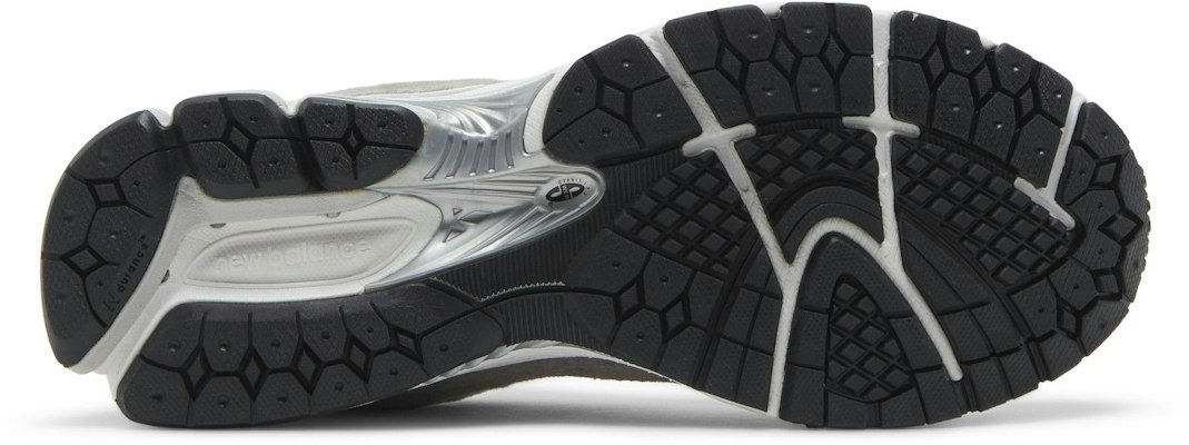 New Balance 2002R 灰白色 M2002RJM Purchase New Balance 2002R 灰白色 M2002RJM