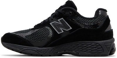 New Balance 2002R 网眼 黑色 金属色 M2002WB Lookbook New Balance 2002R 网眼 黑色 金属色 M2002WB