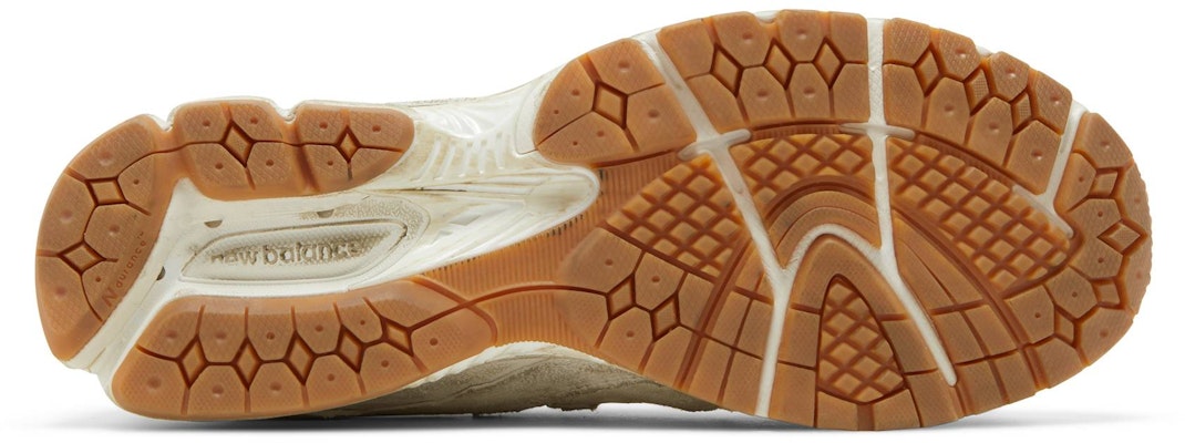New Balance 2002R Protection Pack 'Distressed' Lelasan Kasual. M2002RDG Shop New Balance 2002R Protection Pack 'Distressed' Lelasan Kasual. M2002RDG