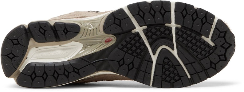 New Balance 2002R 保護包 "漂流木" M2002RDL Shop New Balance 2002R 保護包 "漂流木" M2002RDL