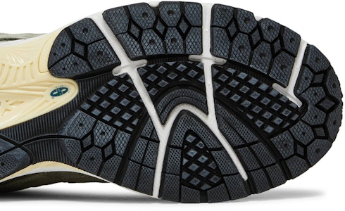 New Balance 2002R Protection Pack 'Mirage Grey' Abu Gelap M2002RDD Purchase New Balance 2002R Protection Pack 'Mirage Grey' Abu Gelap M2002RDD