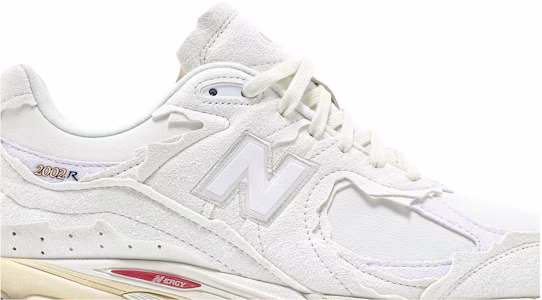 Lookbook New Balance 2002R Protection Pack 'Sea Salt' M2002RDC
