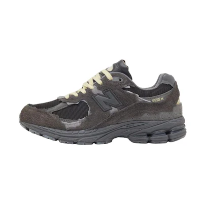 NB 2002R size? Exclusive 'Protection Pack - Natural Blackened'