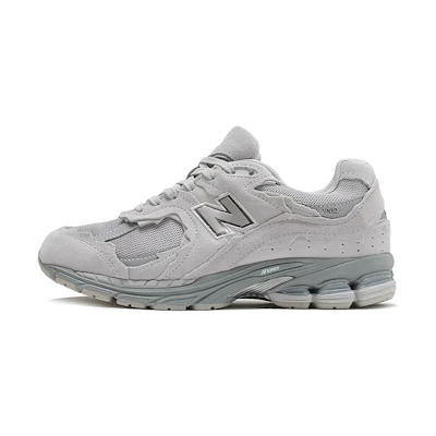 NB 2002R Sneaker