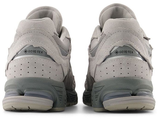 New Balance 2002R Kasut Sneaker U200227R Lookbook New Balance 2002R Kasut Sneaker U200227R