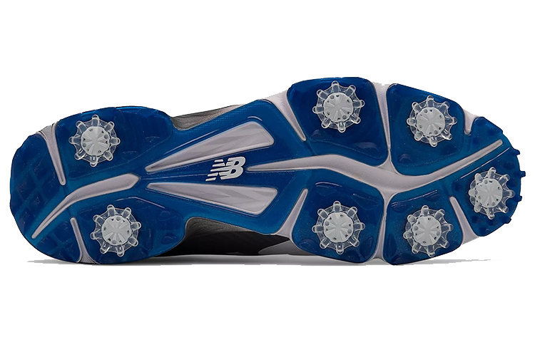 Shop New Balance 2006系列 Striker v2 低筒跑步鞋 白色