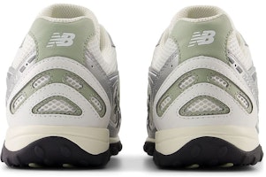 New Balance 204L ''Perak Metalik Sage Hijau'' U204LSWB Shop New Balance 204L ''Perak Metalik Sage Hijau'' U204LSWB