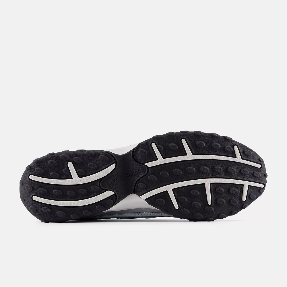 Shop New Balance 204L 休闲运动鞋 U204L7A8-D