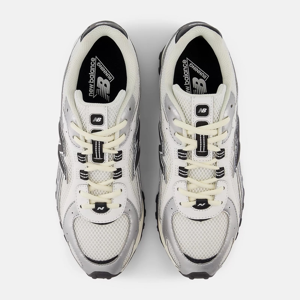 Shop New Balance 204L系列休闲鞋 U204LSWD-D