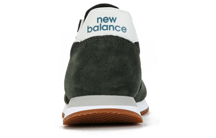 Shop New Balance NB 220 低幫 跑步鞋 男款 墨綠