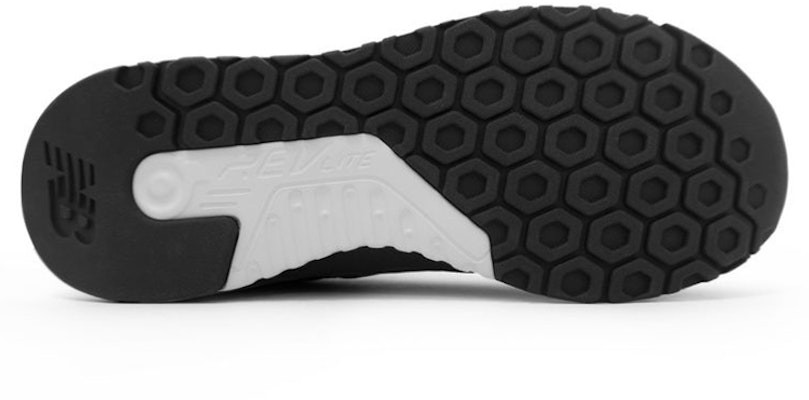 New Balance 247系列低帮复古款“红色” MRL247LV Shop New Balance 247系列低帮复古款“红色” MRL247LV