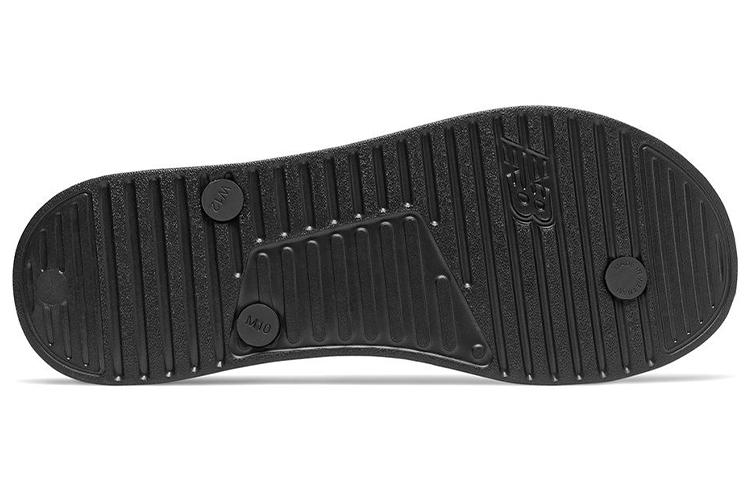 Shop New Balance 24 Serie Sandalias Negras. SUT24K1