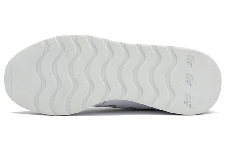 Shop New Balance 24系列 白色

新平衡 24系列 白色